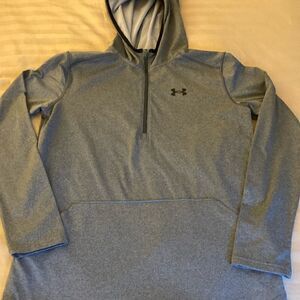 Under Armour NWOT Youth XL 1/4 Zip Hoodie in Heather Gray/Fleece Lining.